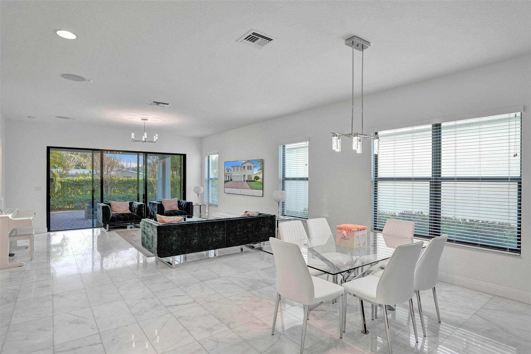 8480 NW 39th Court
