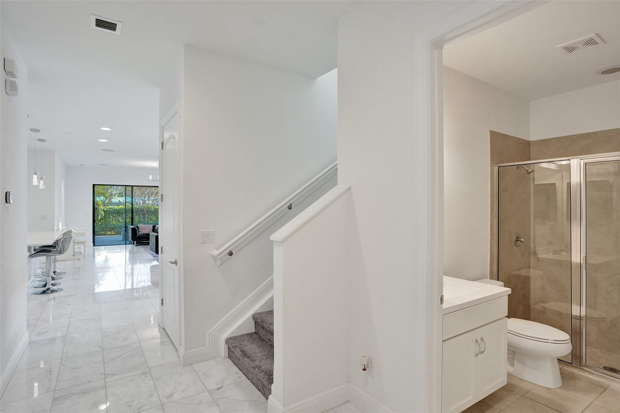 8480 NW 39th Court