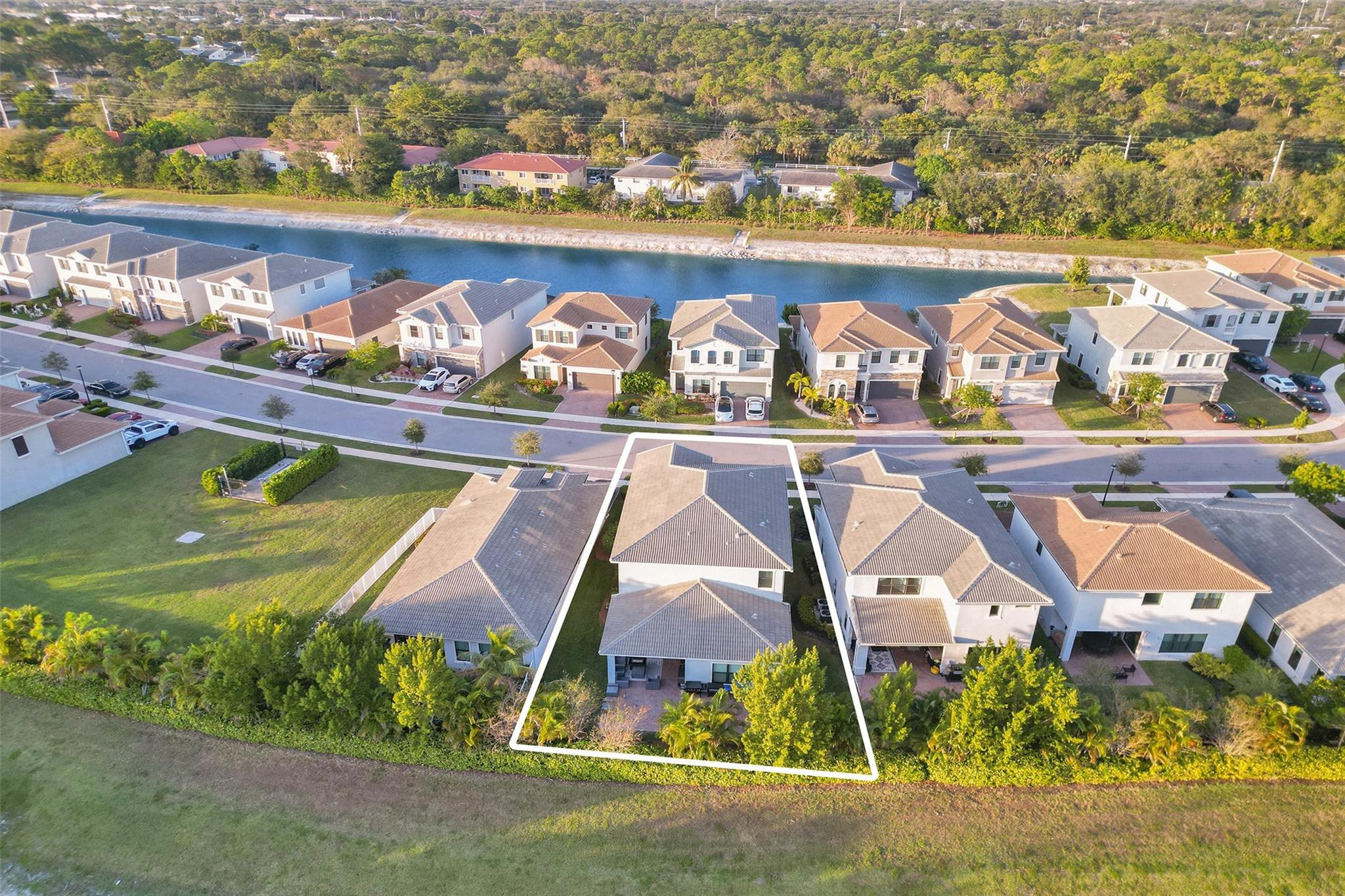 8480 NW 39th Court