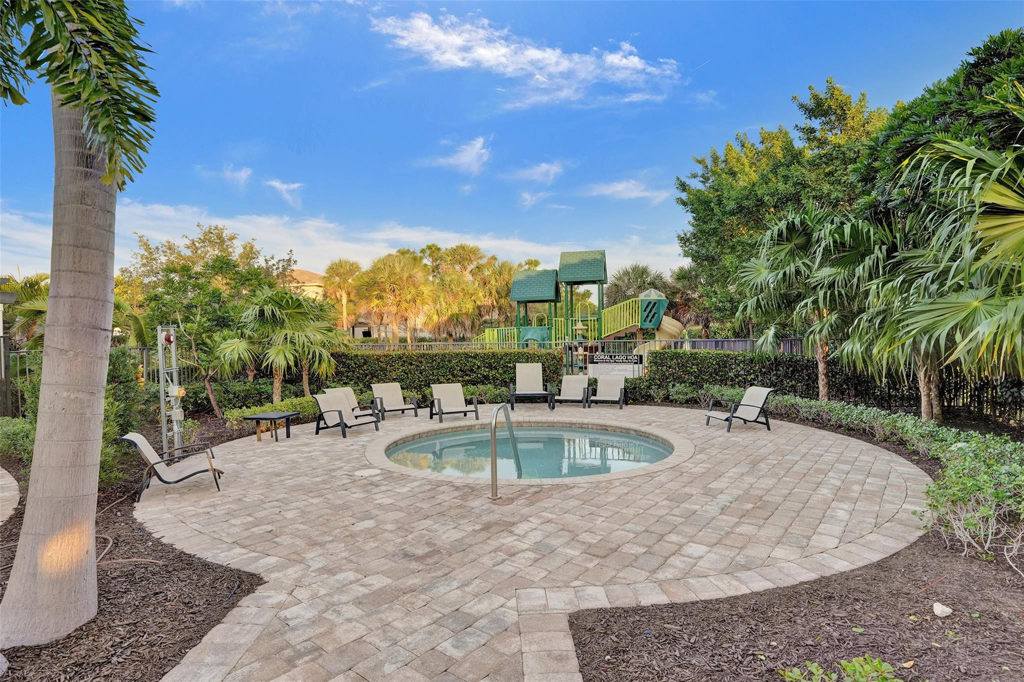 8480 NW 39th Court