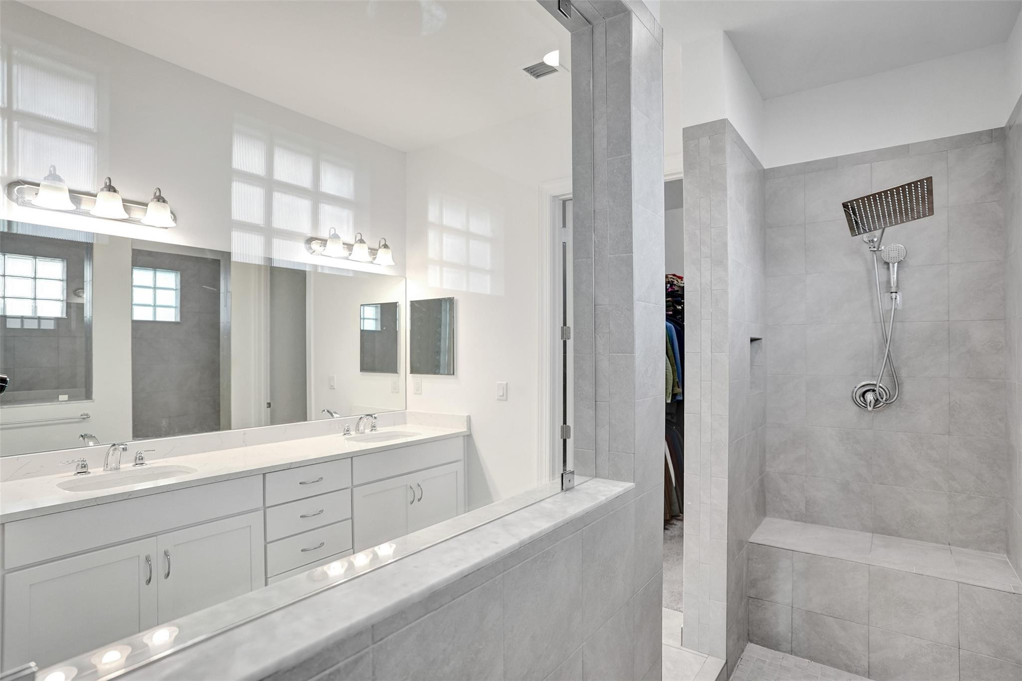 8480 NW 39th Court
