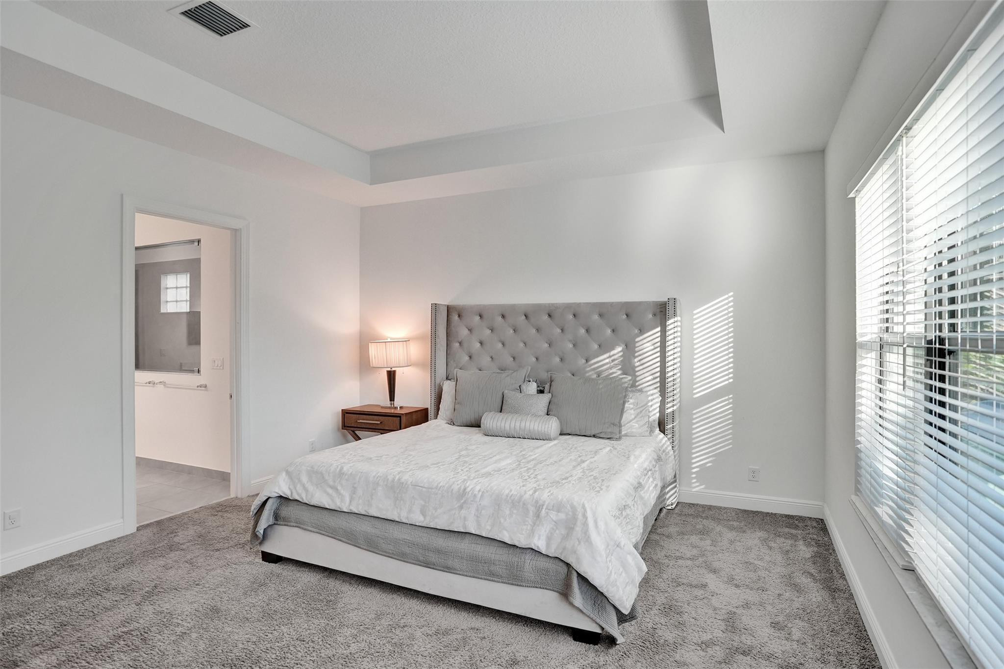 8480 NW 39th Court