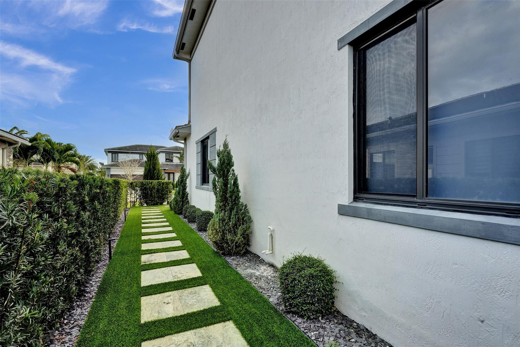 10915 Moore Drive