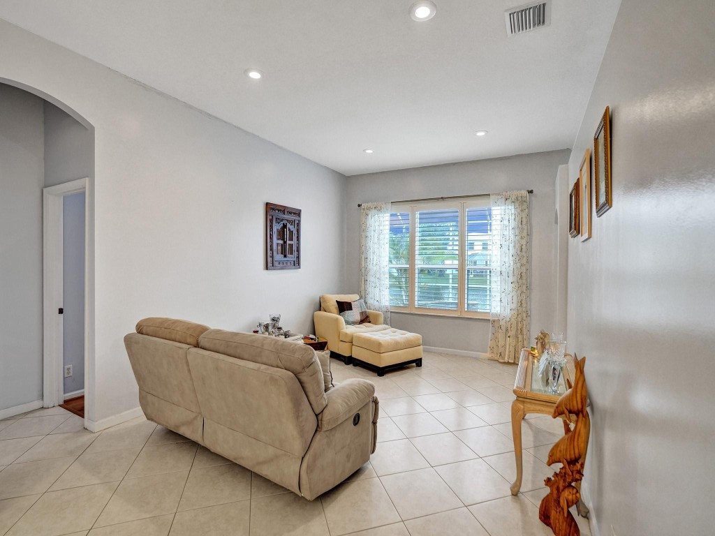 4421 NW 42nd Terrace