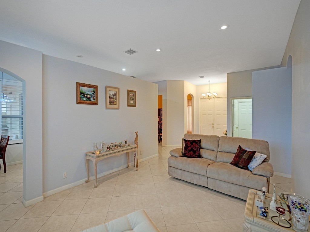 4421 NW 42nd Terrace