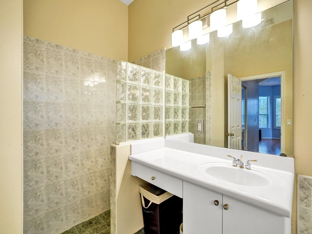 4421 NW 42nd Terrace