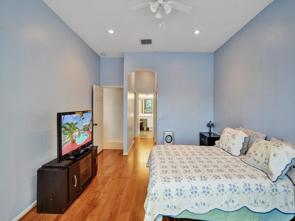 4421 NW 42nd Terrace