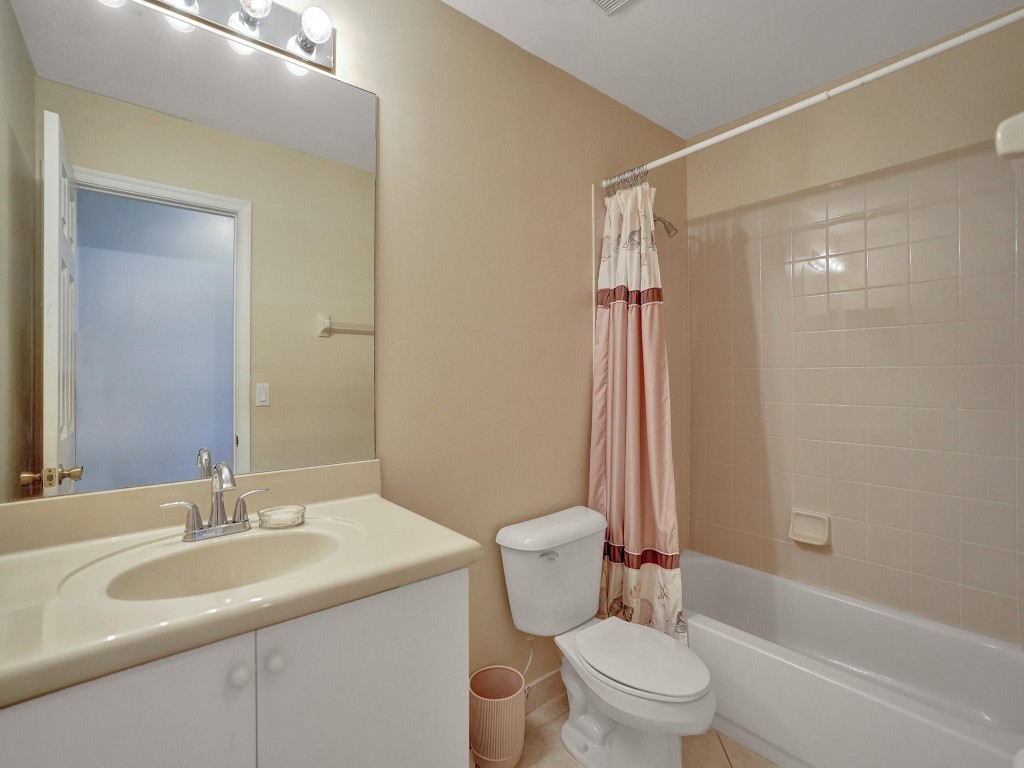 4421 NW 42nd Terrace