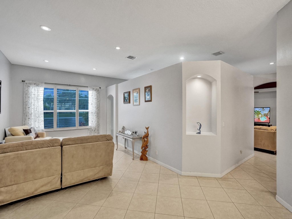 4421 NW 42nd Terrace