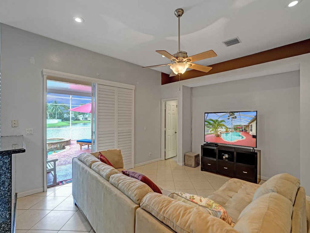 4421 NW 42nd Terrace