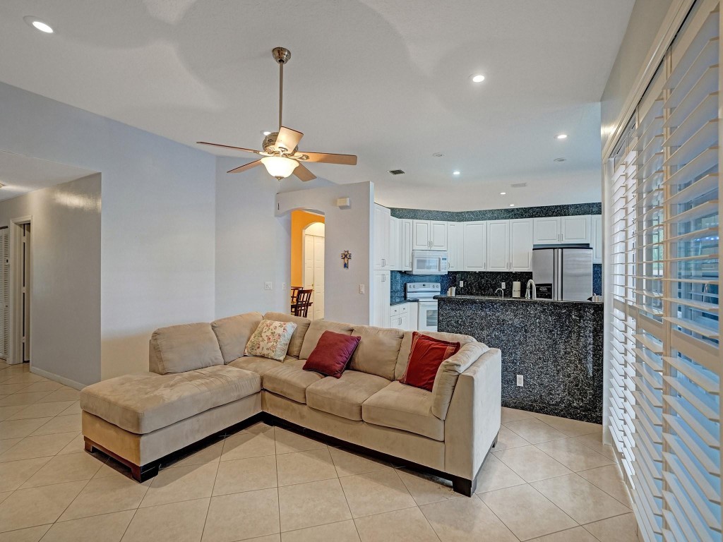 4421 NW 42nd Terrace