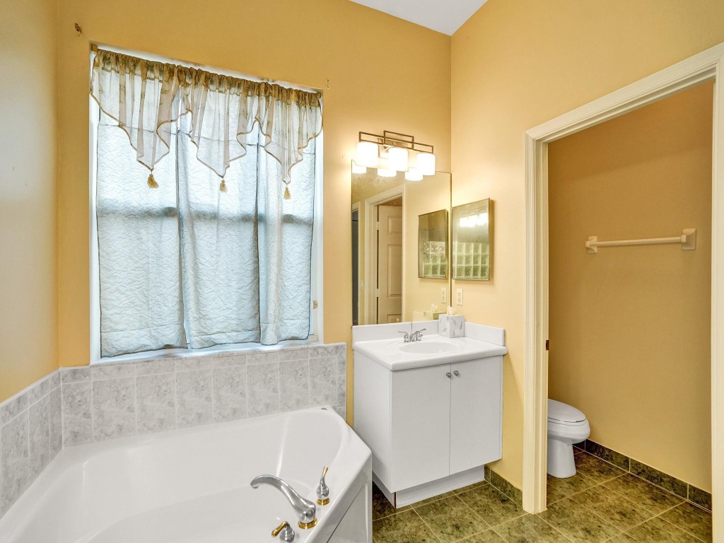 4421 NW 42nd Terrace