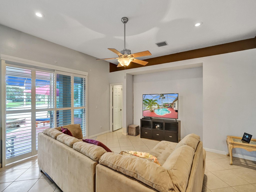 4421 NW 42nd Terrace