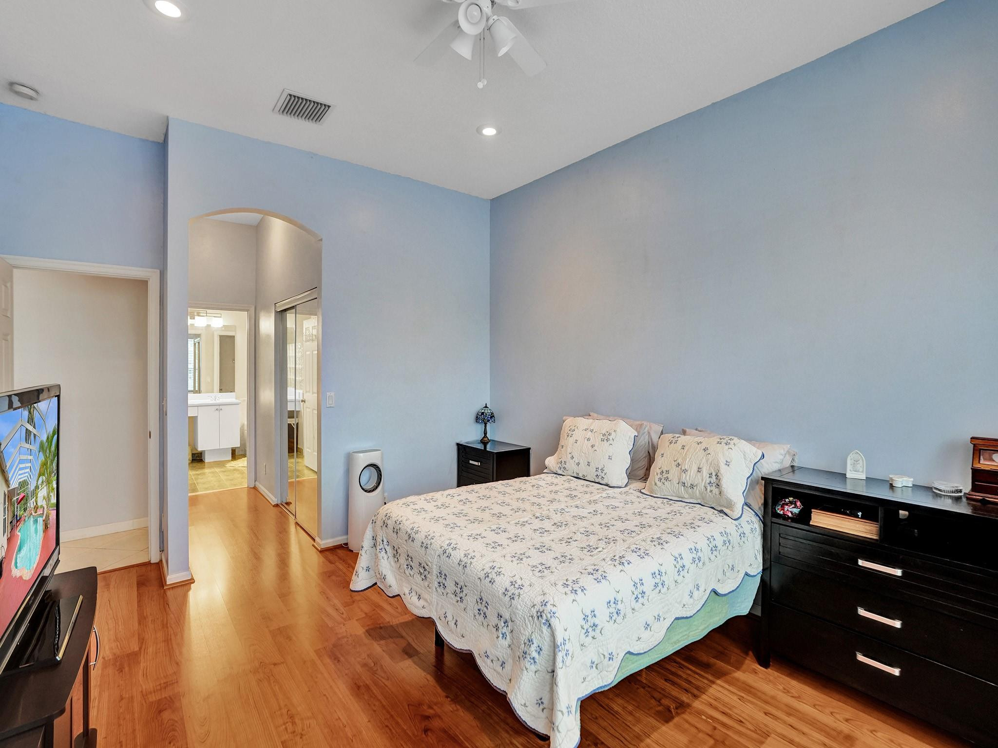 4421 NW 42nd Terrace