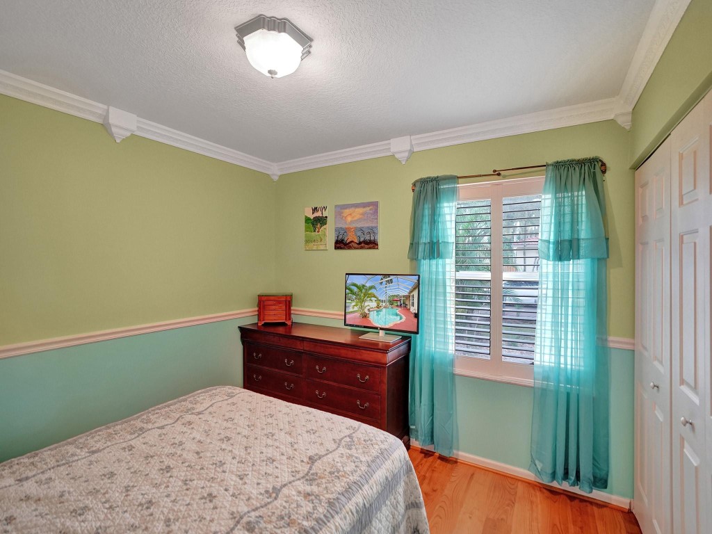 4421 NW 42nd Terrace