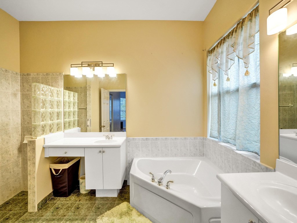 4421 NW 42nd Terrace