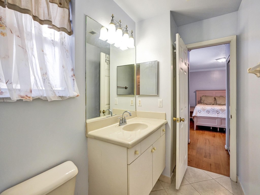 4421 NW 42nd Terrace