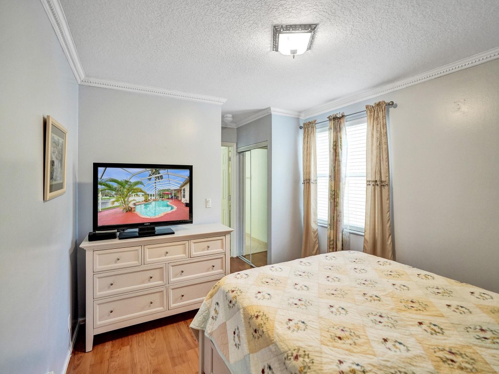 4421 NW 42nd Terrace