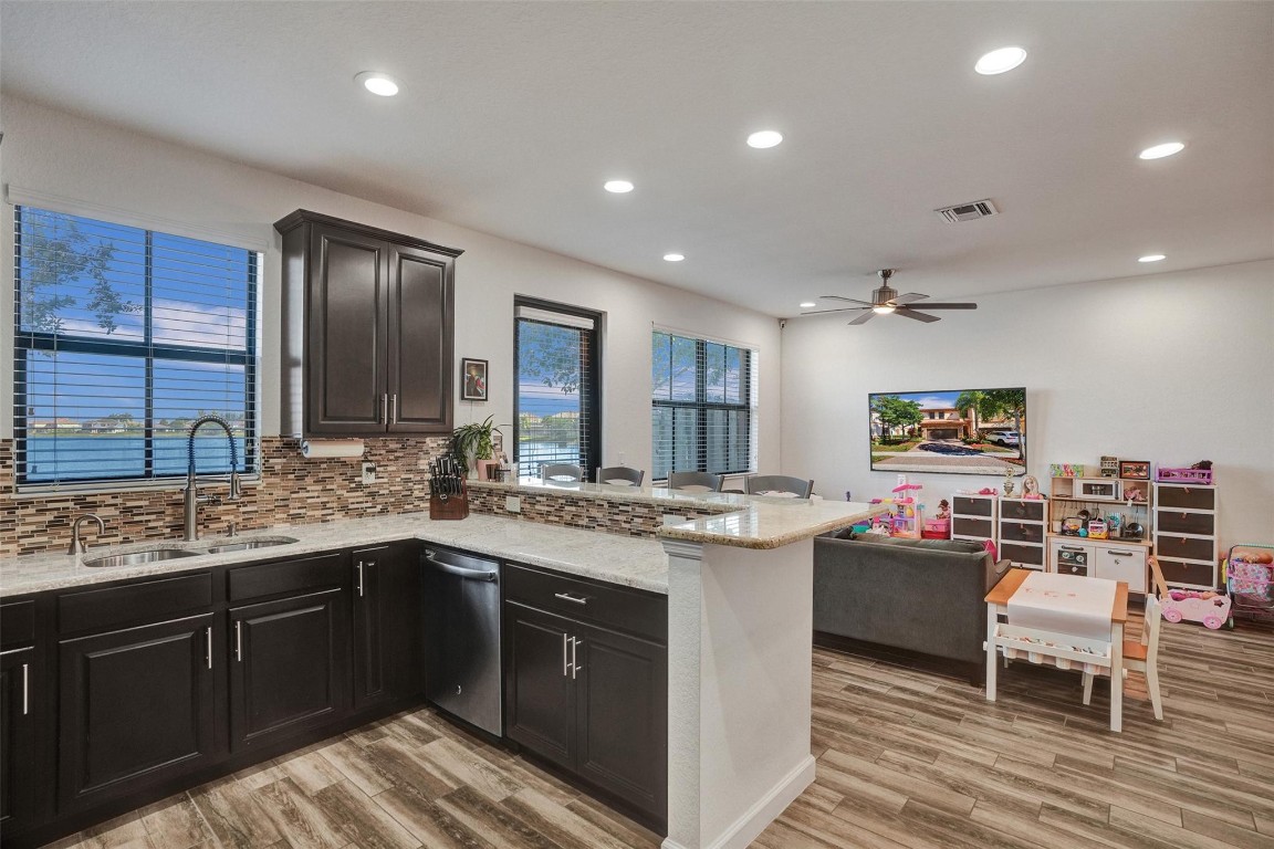 9579 TOWN PARC CIRCLE N 9579