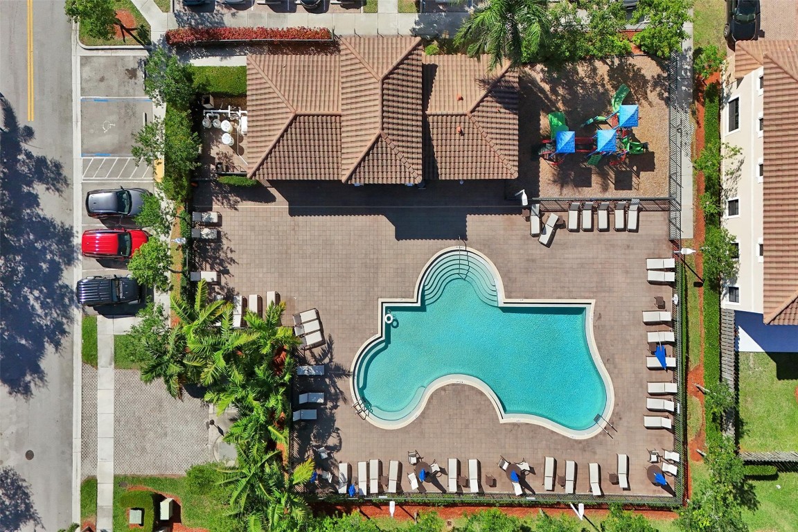 9579 TOWN PARC CIRCLE N 9579