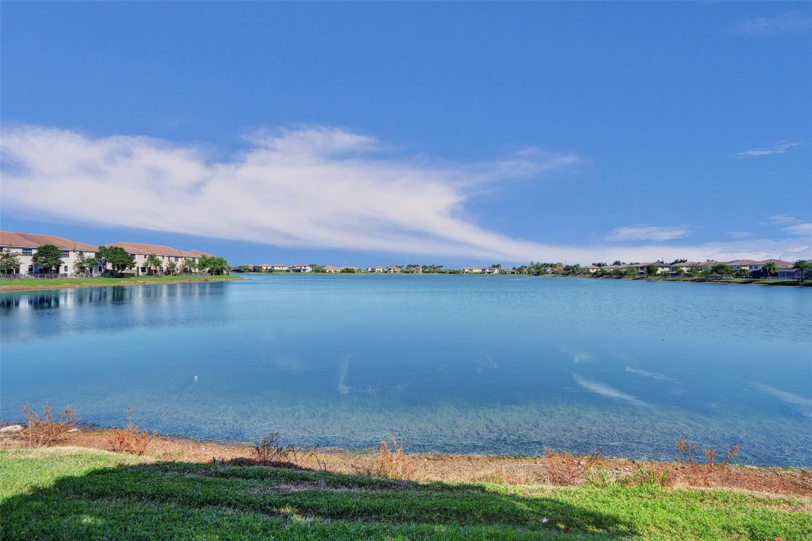 9579 TOWN PARC CIRCLE N 9579