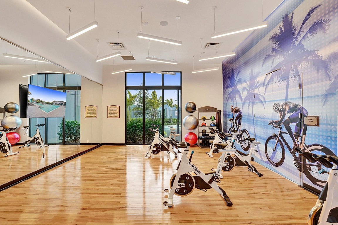 9579 TOWN PARC CIRCLE N 9579