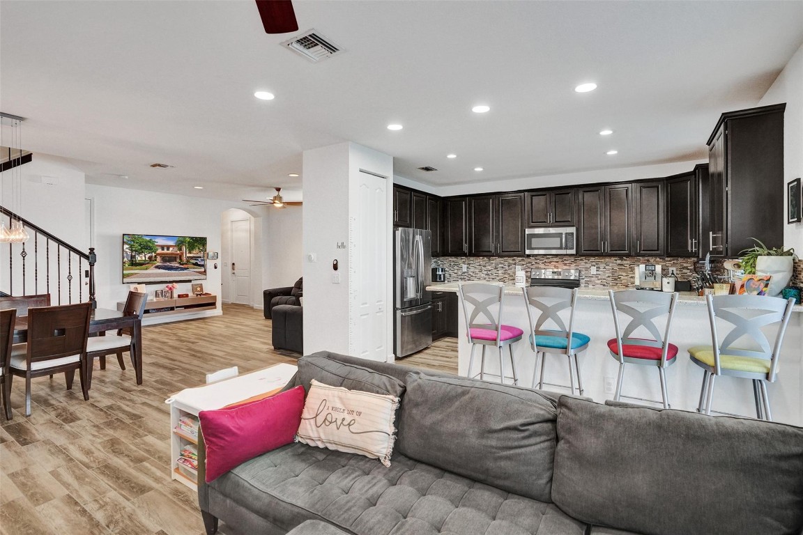 9579 TOWN PARC CIRCLE N 9579