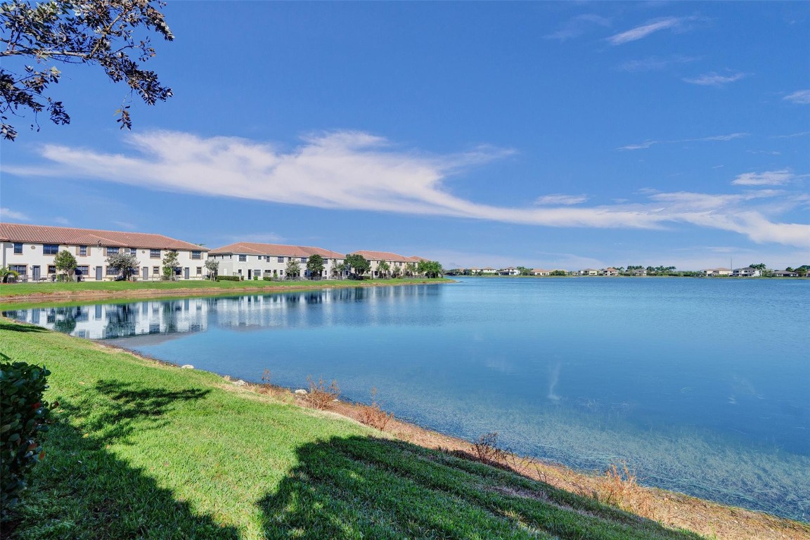 9579 TOWN PARC CIRCLE N 9579