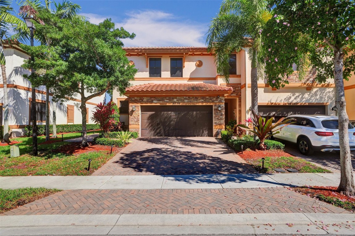 9579 TOWN PARC CIRCLE N 9579