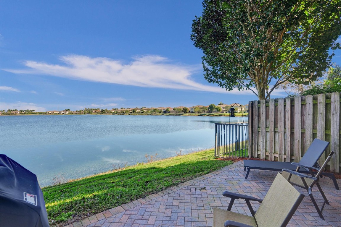 9579 TOWN PARC CIRCLE N 9579