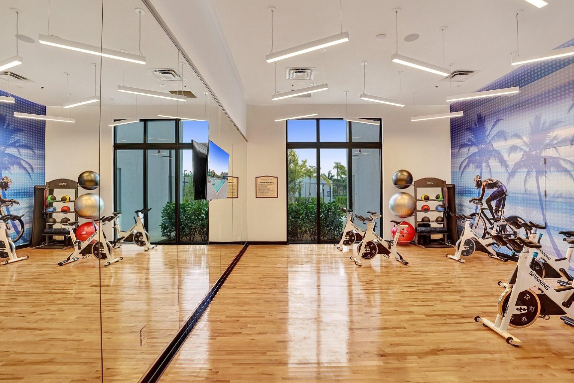 9579 TOWN PARC CIRCLE N 9579