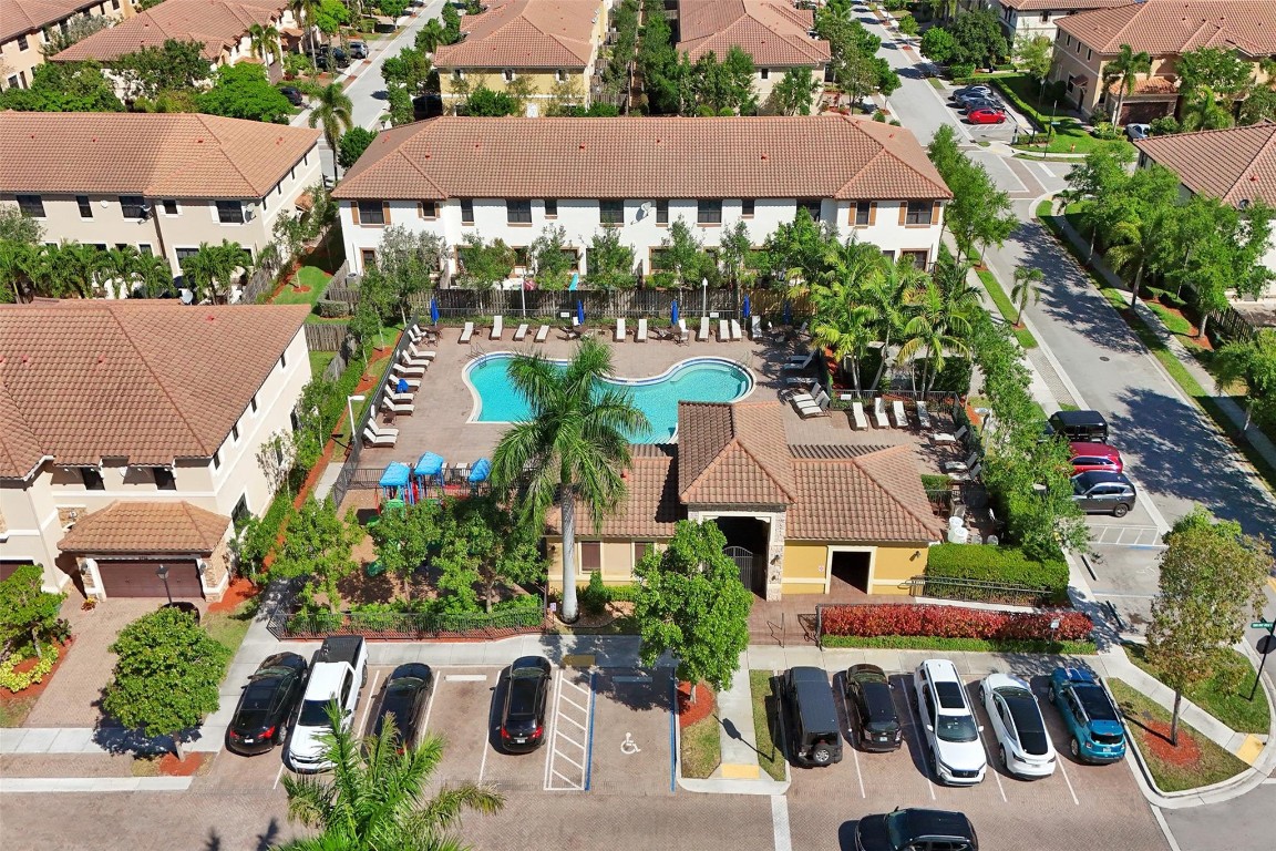 9579 TOWN PARC CIRCLE N 9579