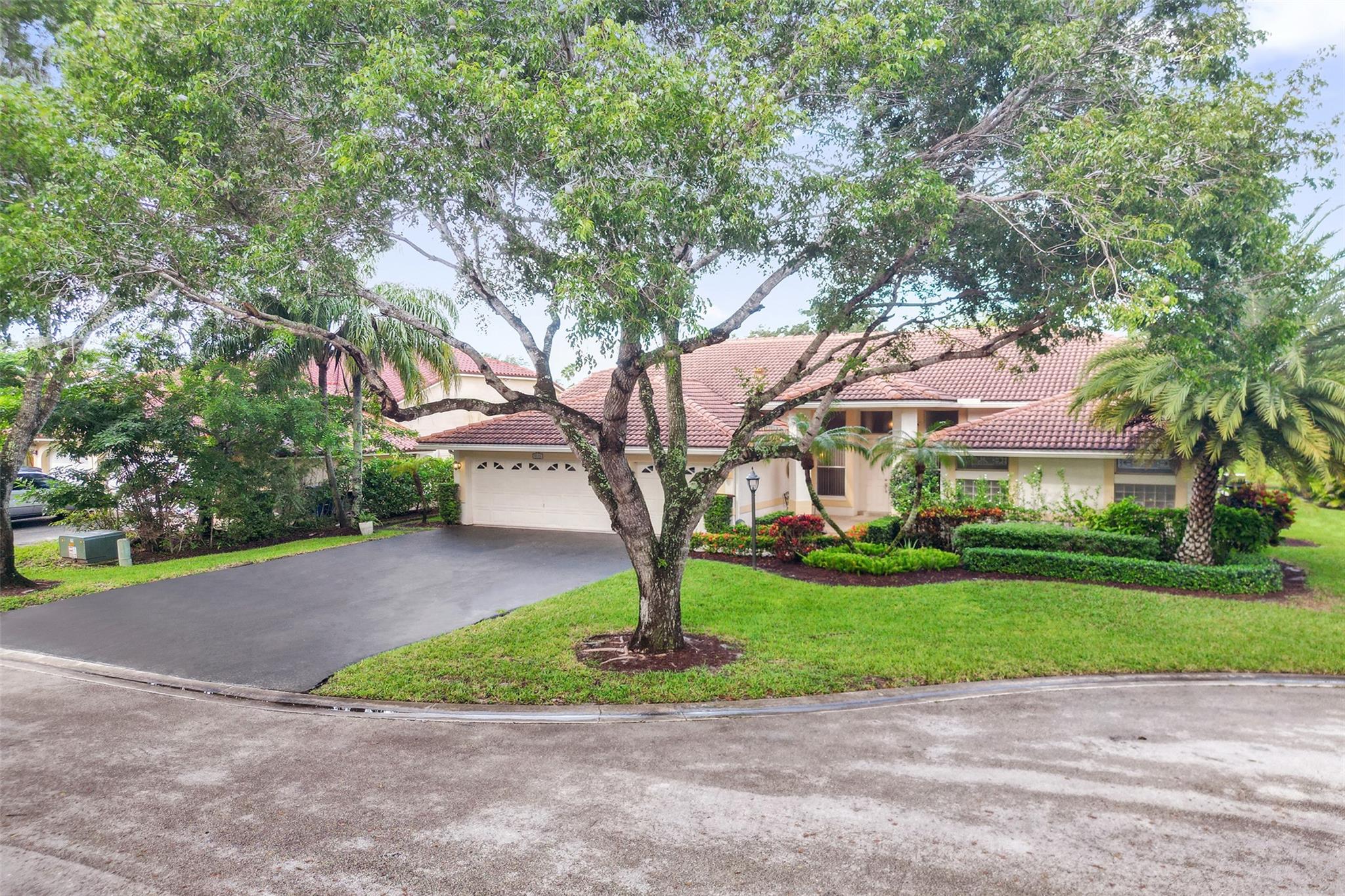 5724 NW 100TH WAY
