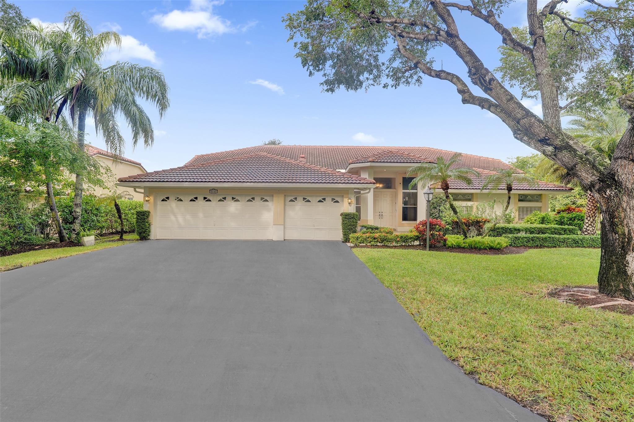 5724 NW 100TH WAY