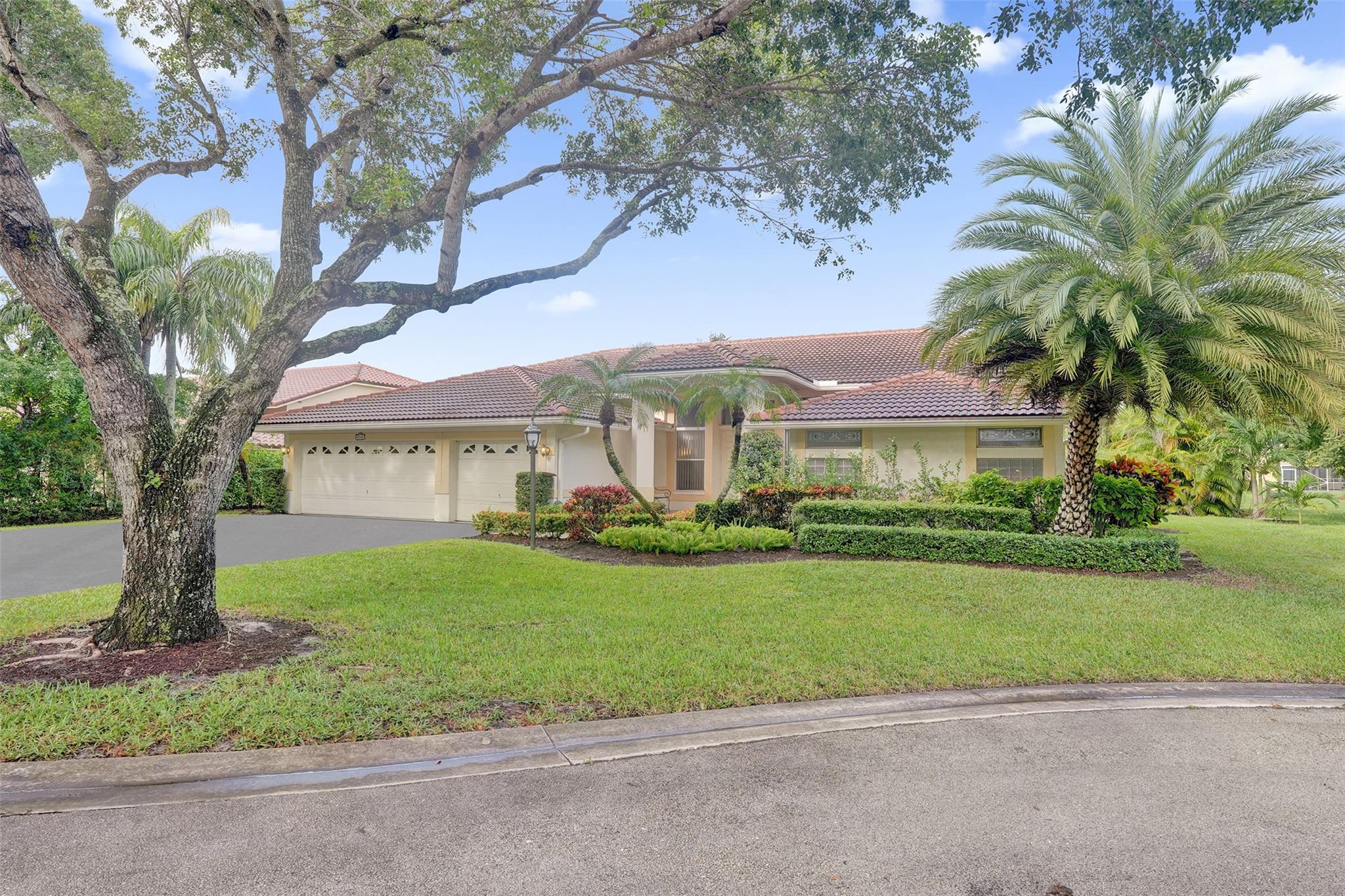 5724 NW 100TH WAY