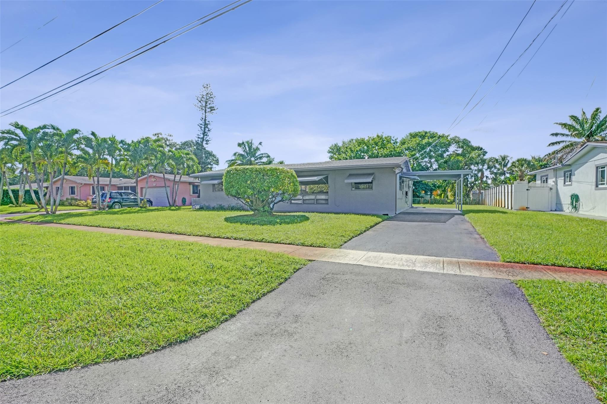 4738 NW 5th St