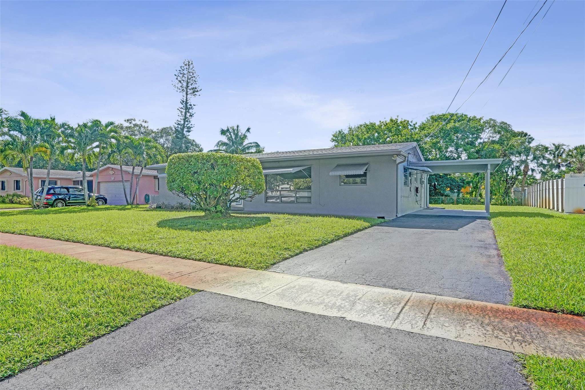 4738 NW 5th St