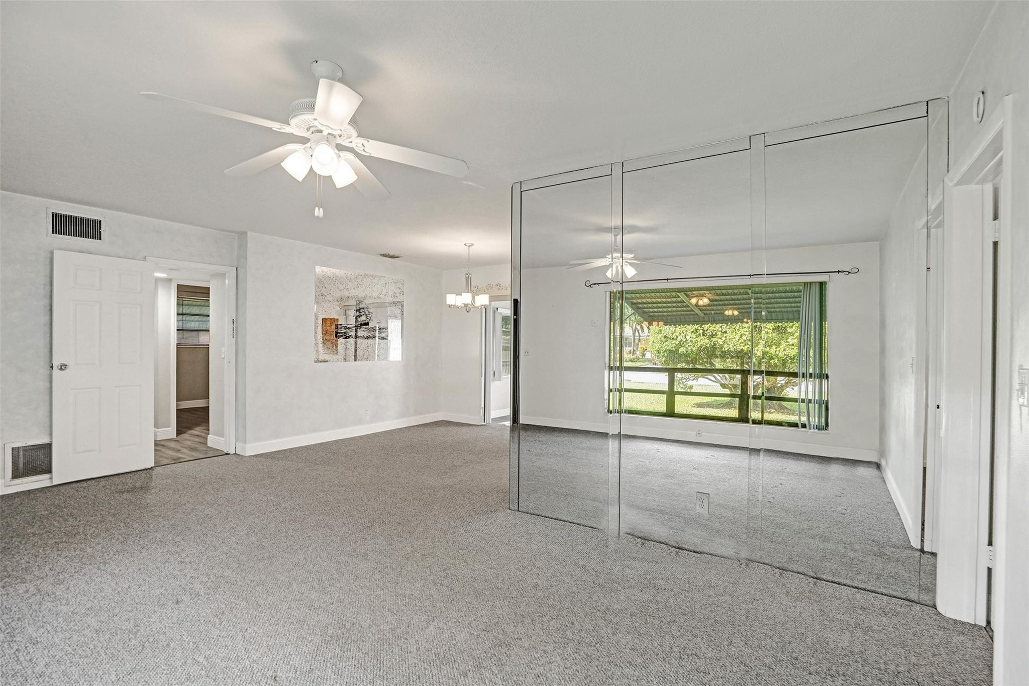 4738 NW 5th St