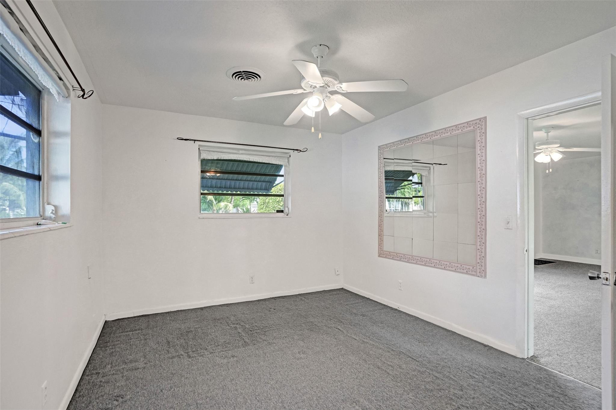 4738 NW 5th St