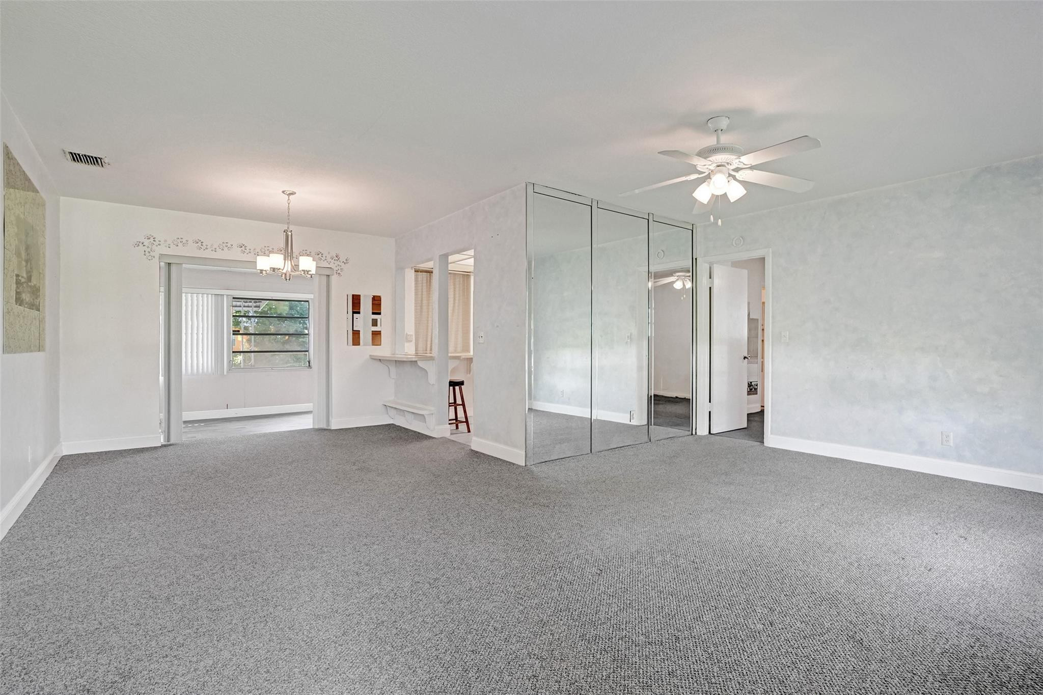 4738 NW 5th St