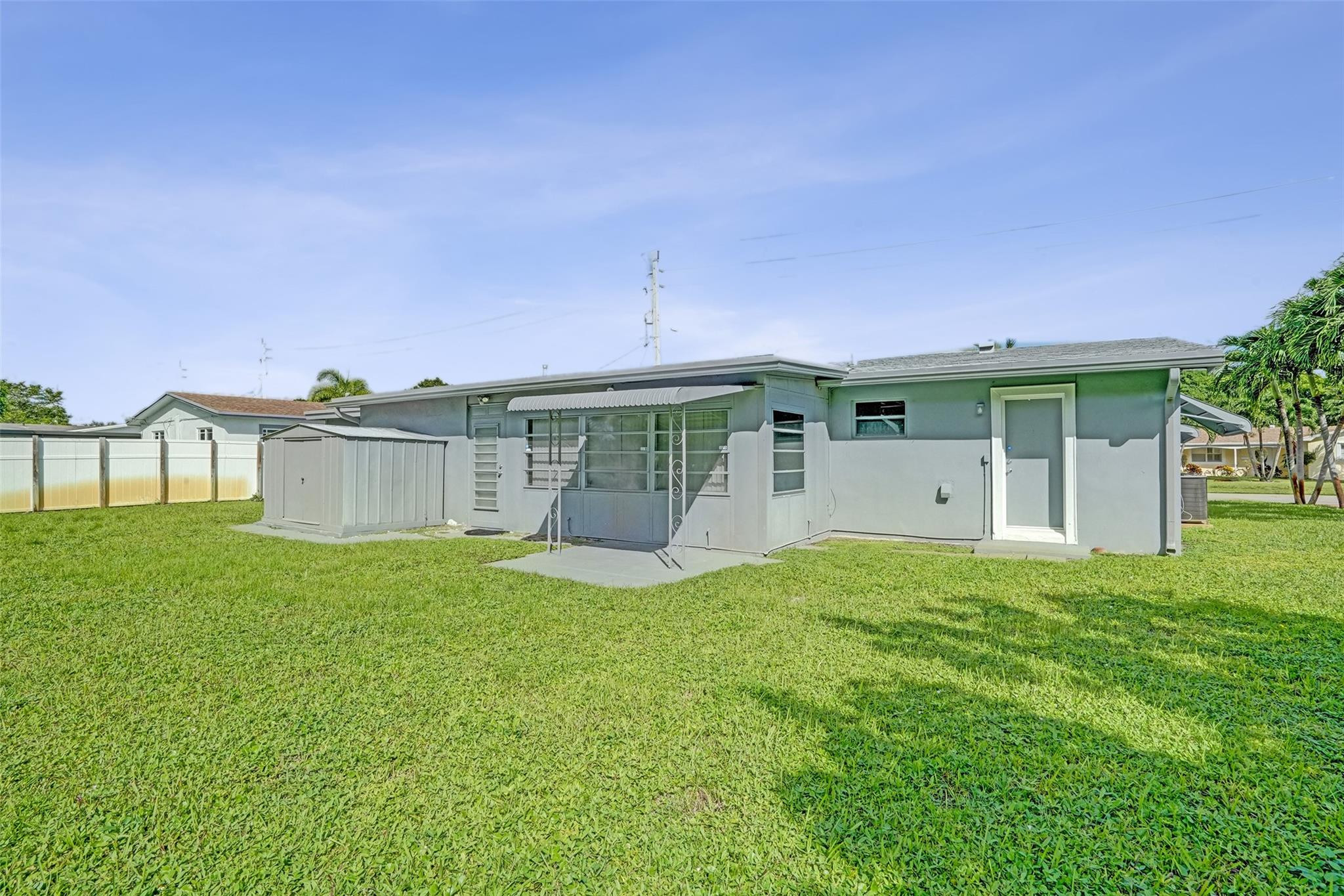 4738 NW 5th St
