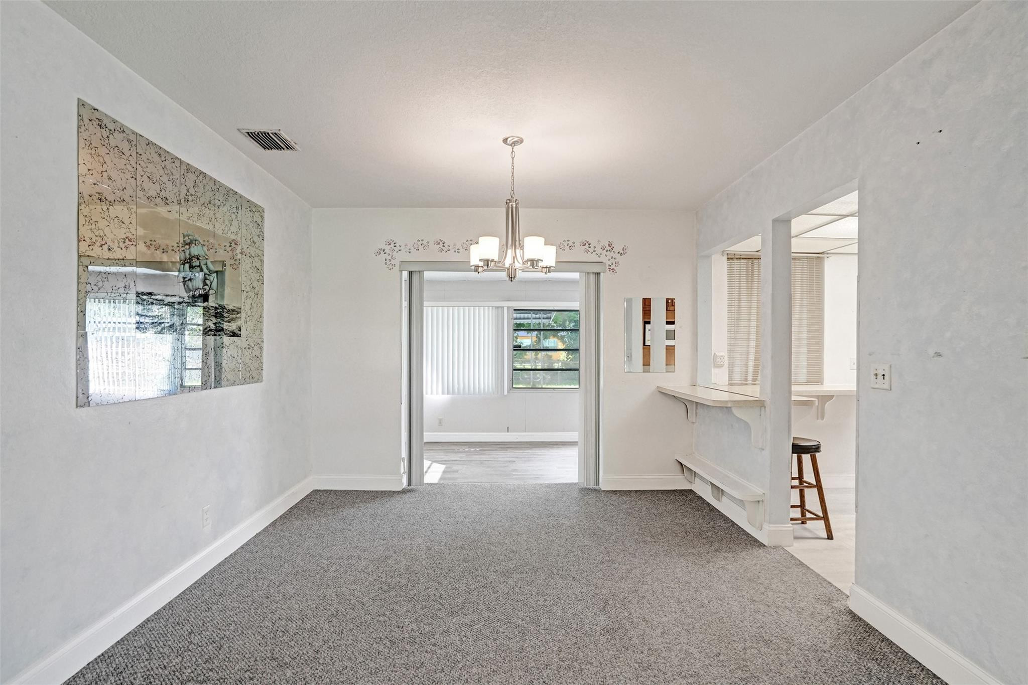 4738 NW 5th St