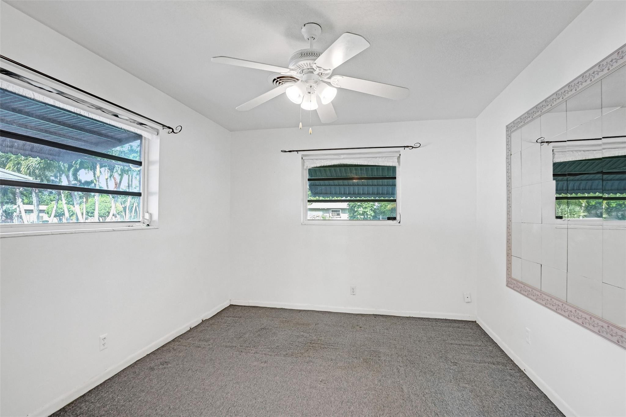4738 NW 5th St