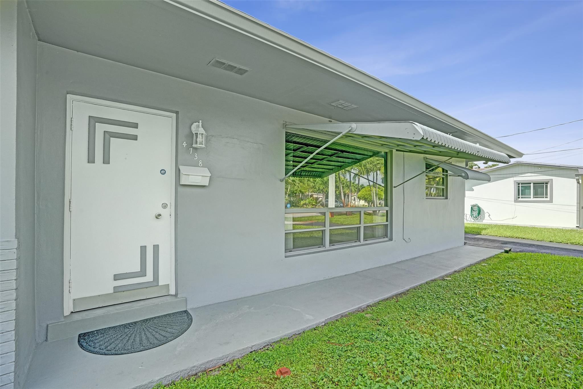 4738 NW 5th St