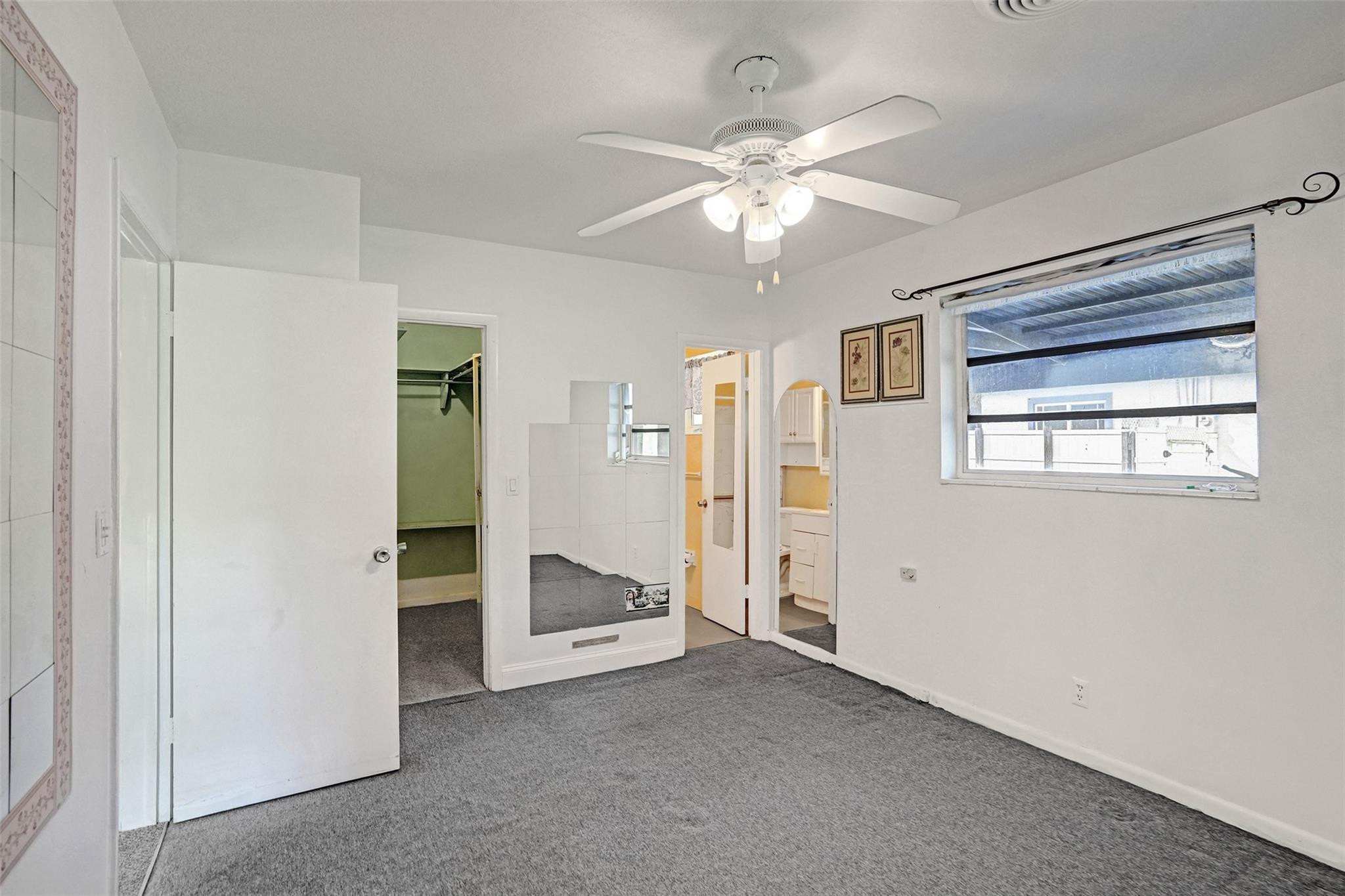 4738 NW 5th St