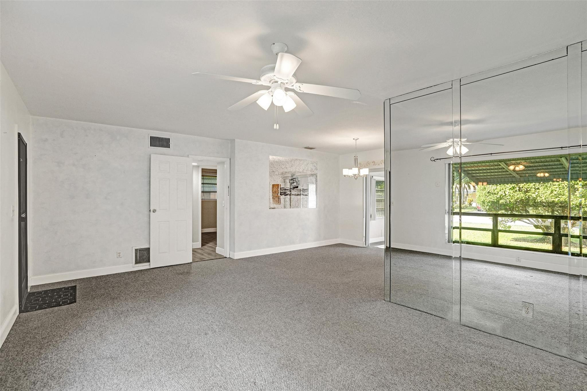4738 NW 5th St