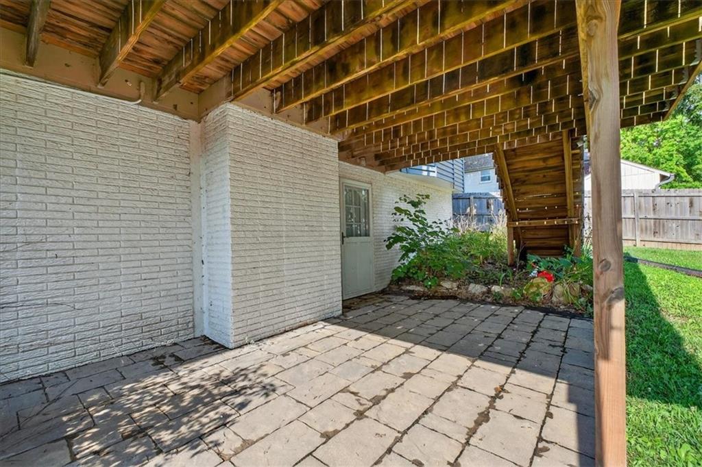 10001 NW 71st Terrace