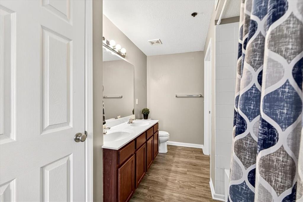 8000 N Drury Avenue Unit: 1A