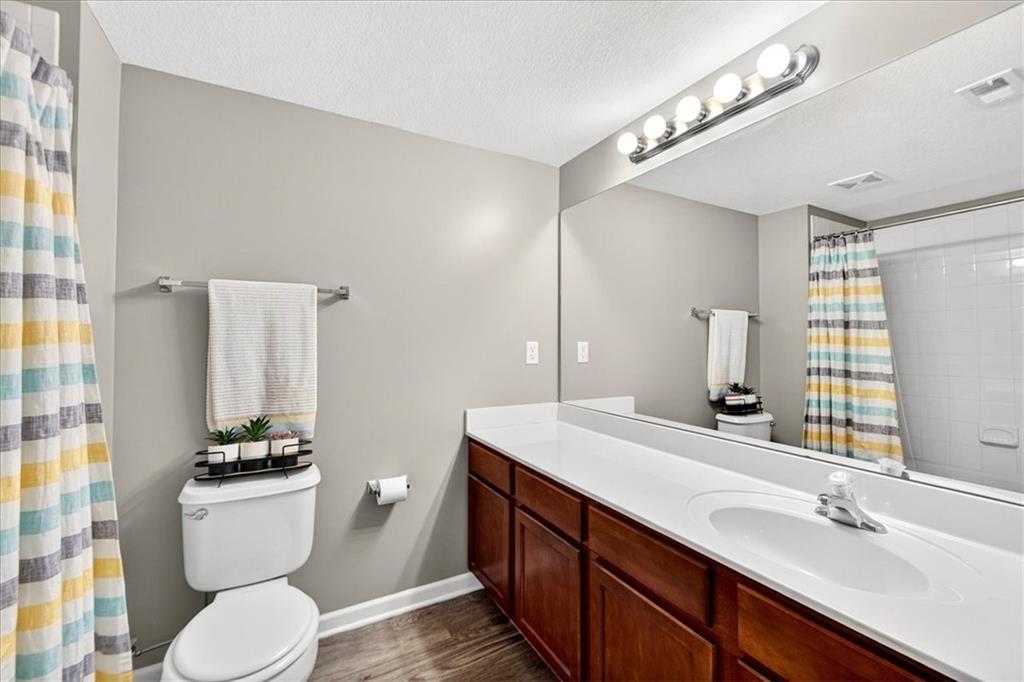 8000 N Drury Avenue Unit: 1A