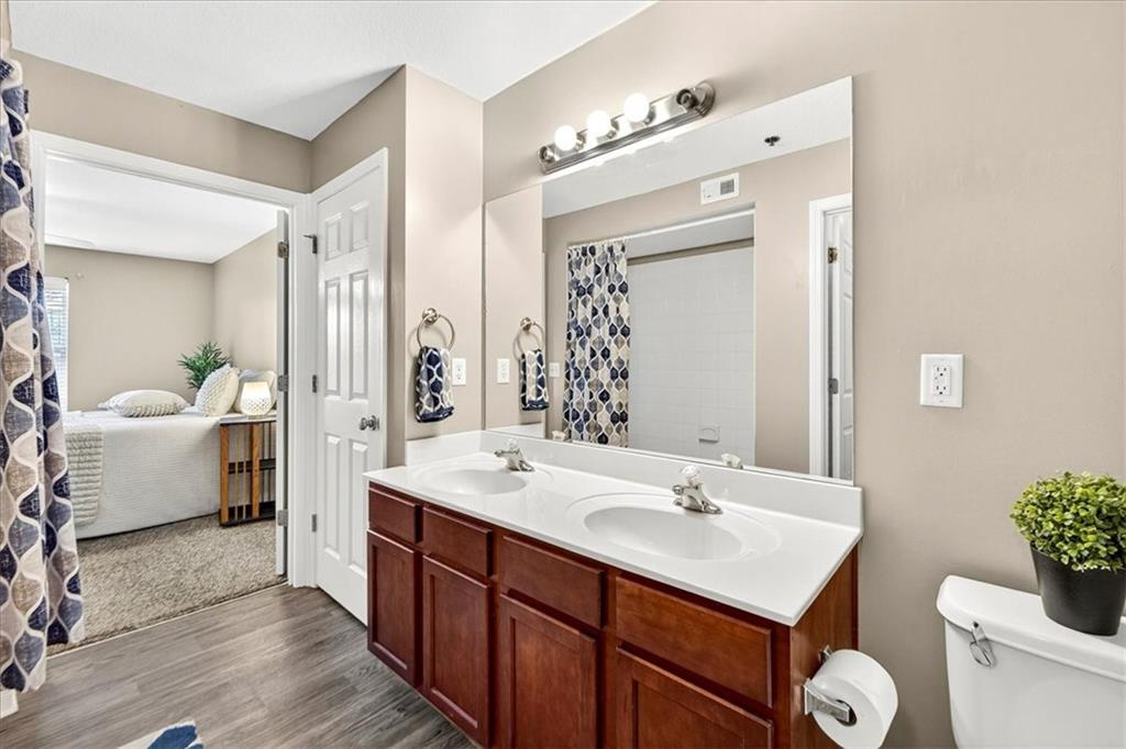 8000 N Drury Avenue Unit: 1A